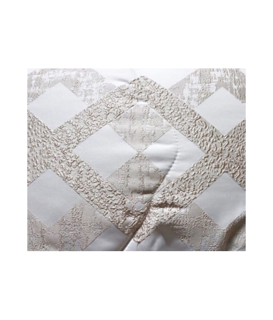 Trapunta invernale in raso jacquard con imbottitura in fibra anallergica di poliestere - noemi. : Colore - Beige, Misura - Matrimoniale, Variante - Disegno rombo