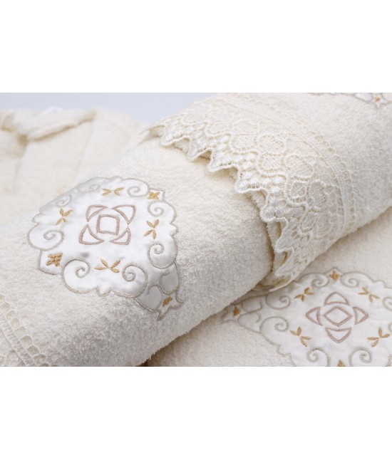 Completo bagno 9 pezzi in puro cotone ricamato con macrame': laura.