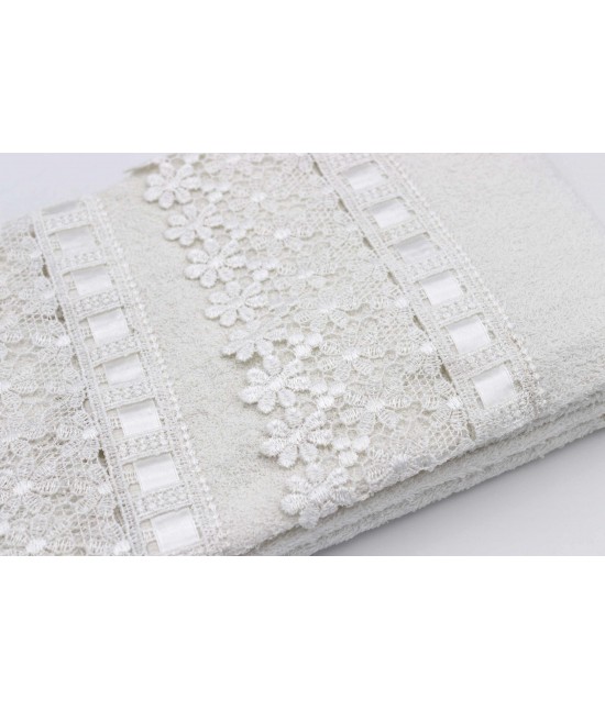 Asciugamani bagno 1+1 viso e ospite in spugna di puro cotone ricamato con macrame': monica. : Colore prodotto - Bianco, Tessuto - Cotone, Misura - Set asc 1+1