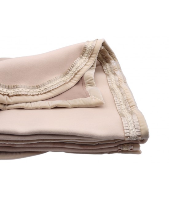 Coperta invernale in pura lana vergine merino tinta unita con fantasia floreale colore rosa: romantica