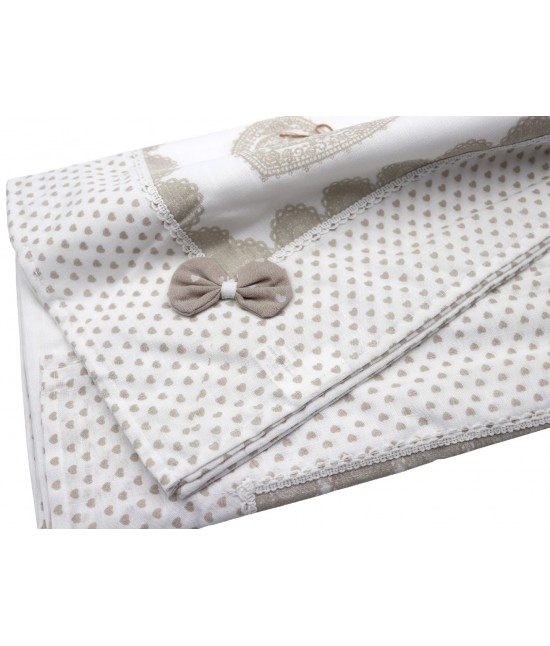 Tovaglia stampata shabby cuori con passamaneria e applicazioni 6/12 posti in poliestere beige: sd170213 : Colore prodotto - Beige, Tessuto - Poliestere, Misura - 12 posti