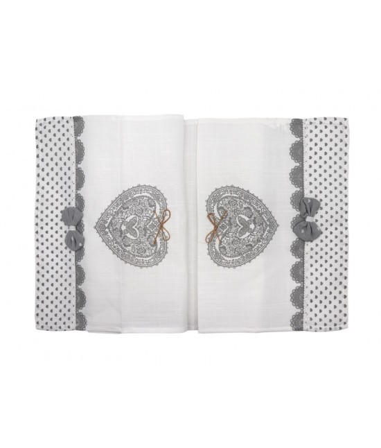 Blanco raya - Runner stampato fantasia cuori con passamaneria e applicazione fiocco grigio: sd170213