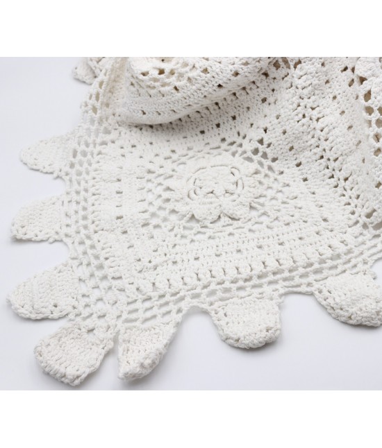 Copriletto uncinetto matrimoniale bianco: 1121c : Colore prodotto - Bianco, Misura - 96x110" - 1pcs., Tessuto - Pizzo di cotone