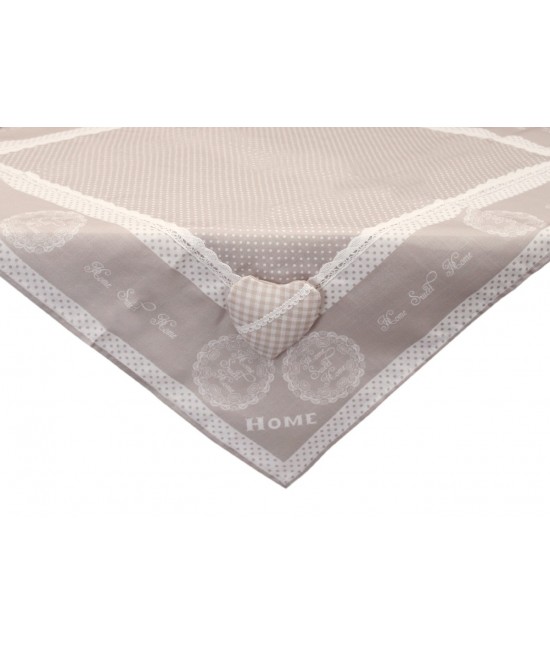 Centro tavola quadrato shabby chic in tessuto pois con applicazione cuore in rilievo e stampa home sweet home: 18002 : Colore prodotto - Beige, Tessuto - Poliestere
